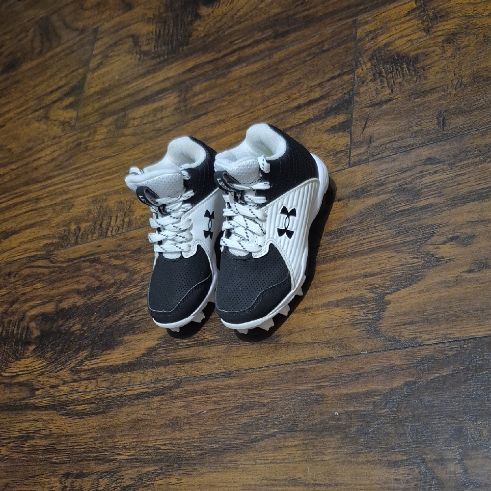 Under Armour Kids Black and White Sneakers